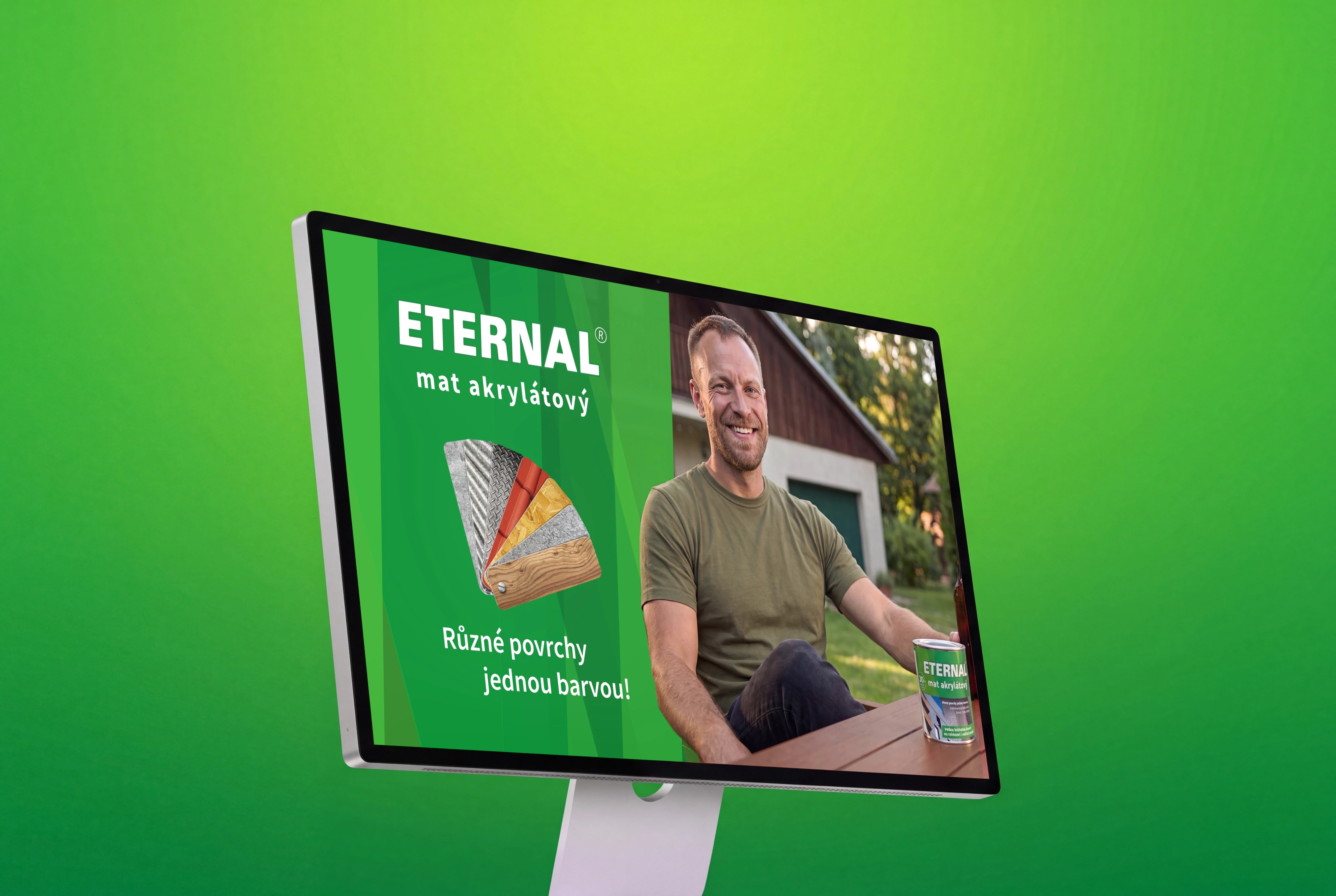 Eternal, monitor s reklamou